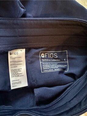 FIGS Women's Navy Joggers